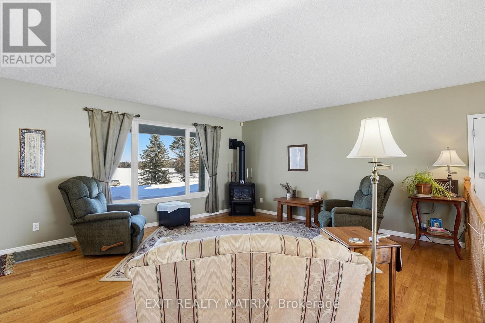 890 Happy Hollow Road