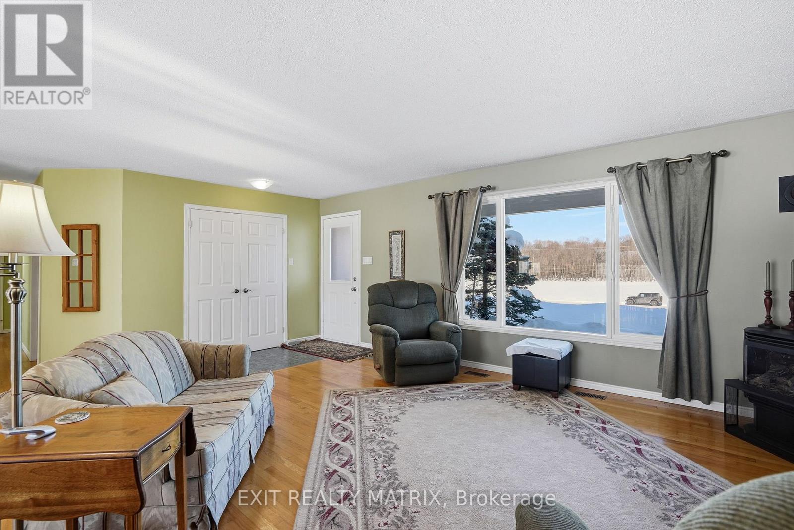 890 Happy Hollow Road