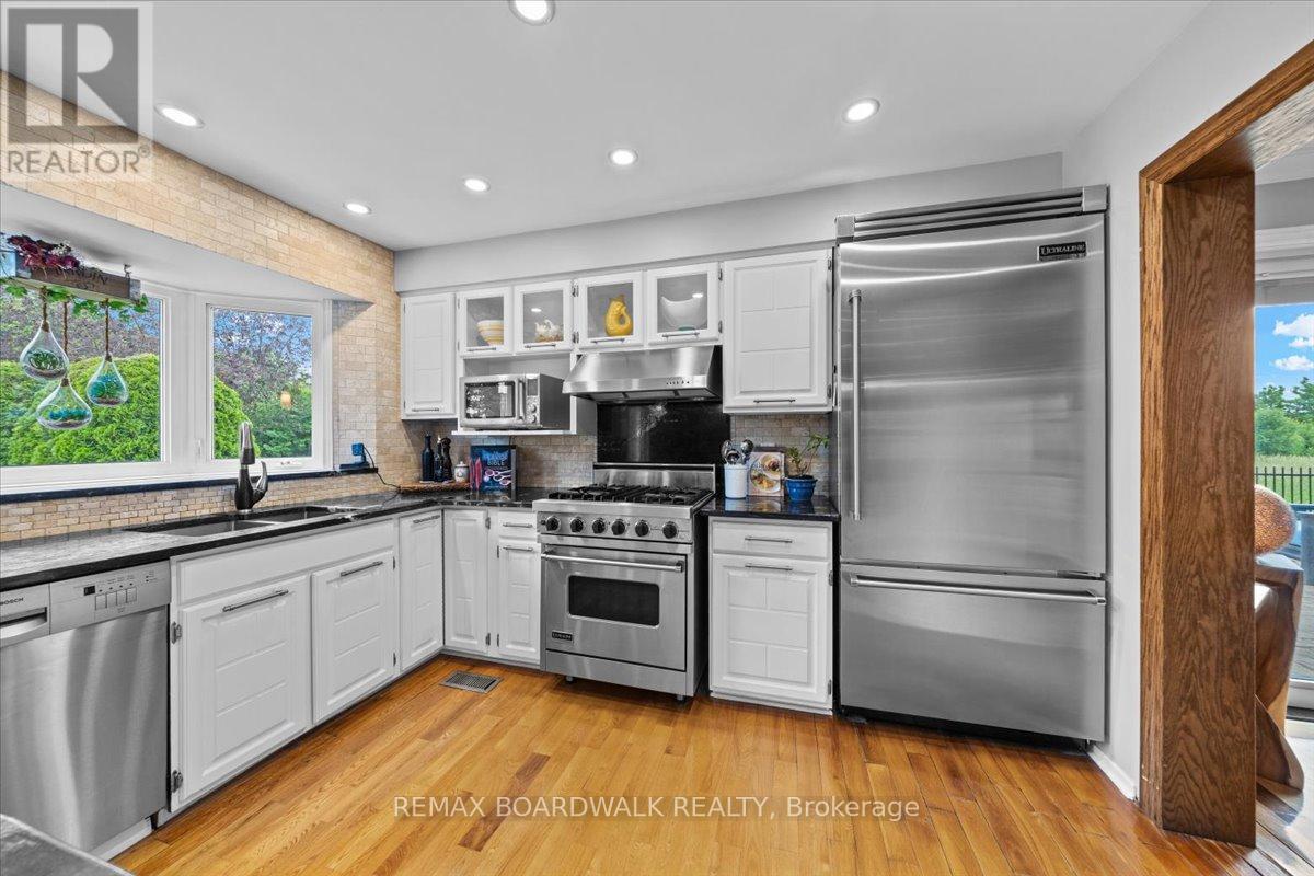 800 Fairwinds Terrace