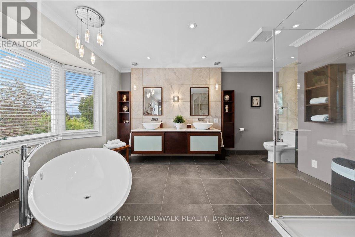 800 Fairwinds Terrace