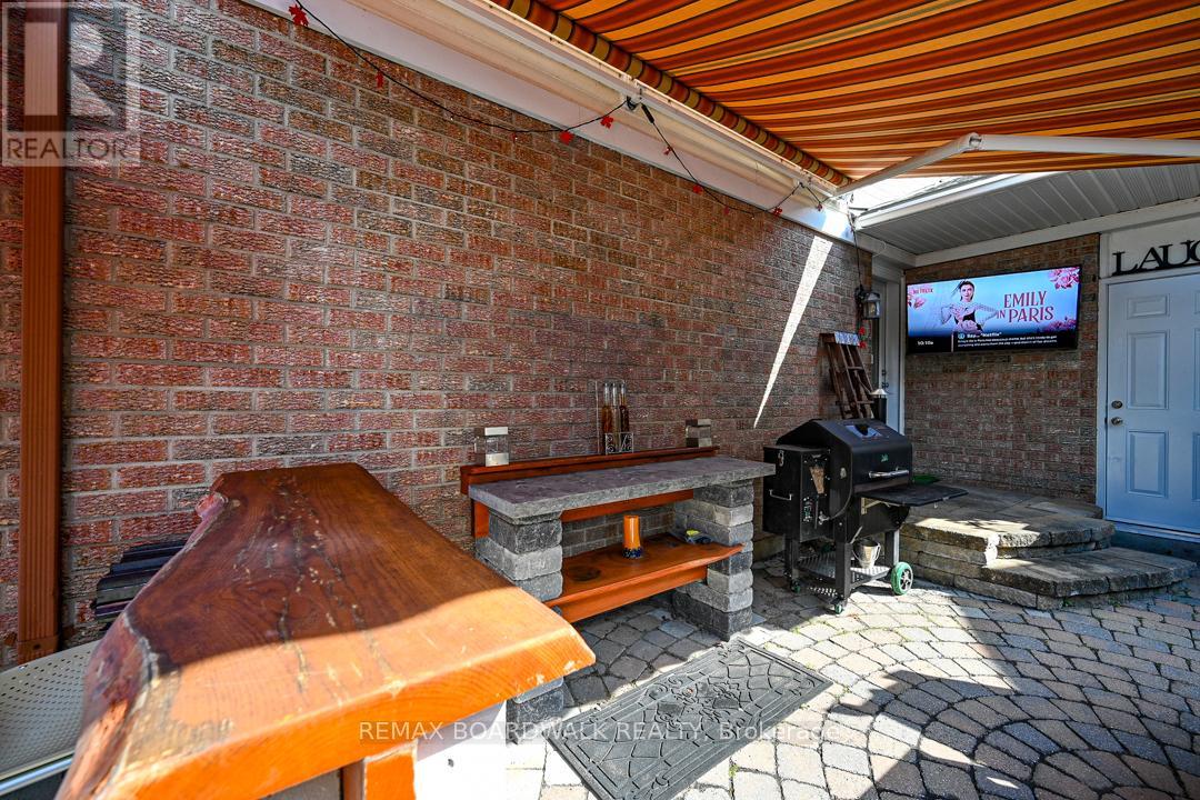 800 Fairwinds Terrace