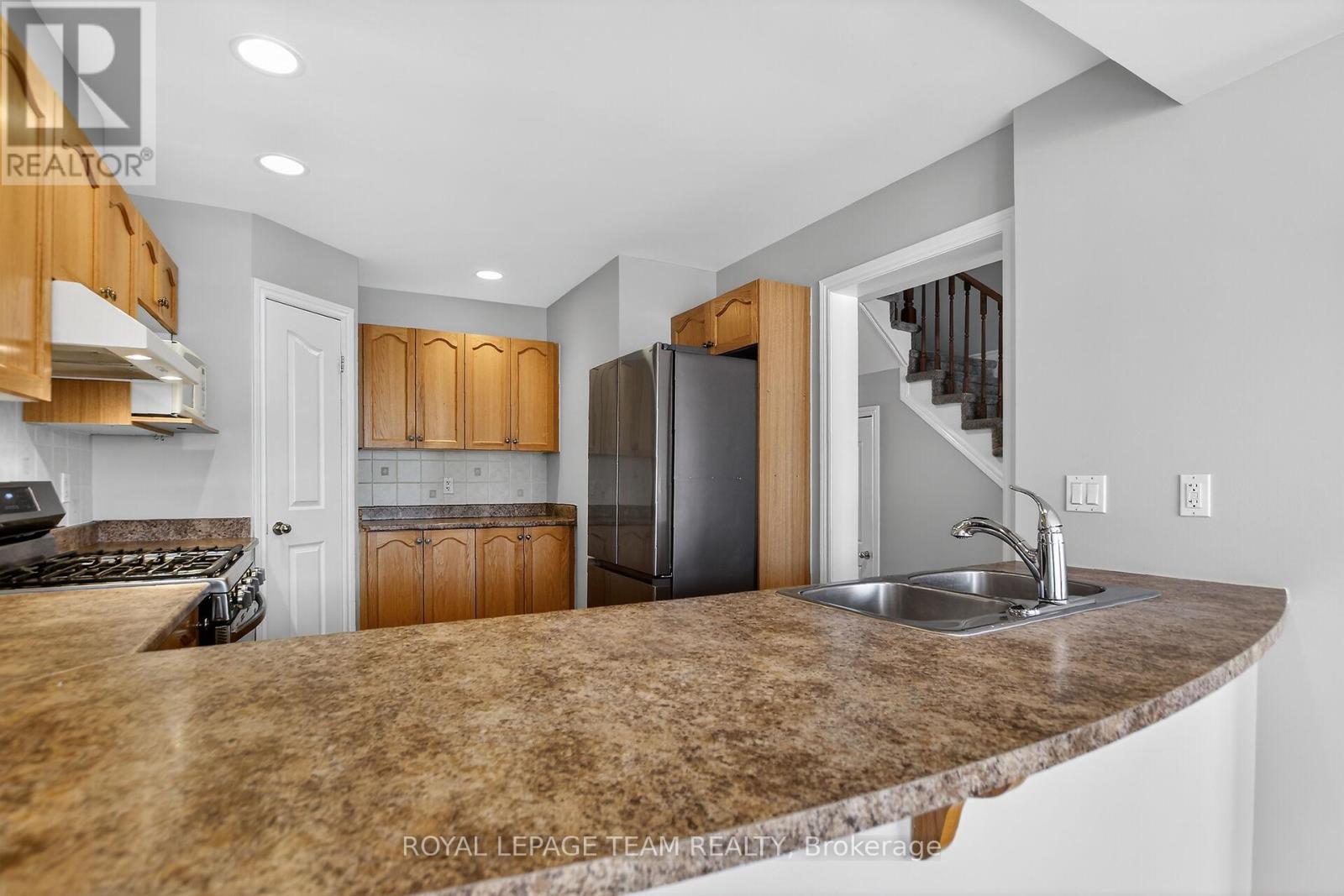 48 Saddlesmith Circle