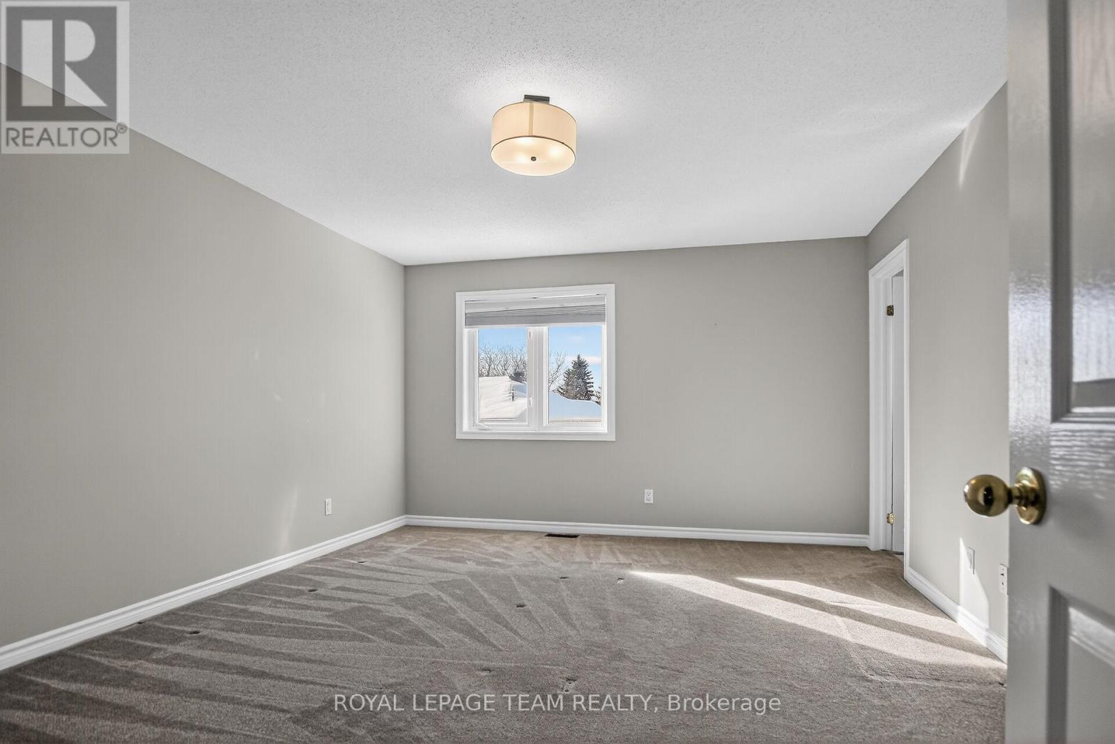 48 Saddlesmith Circle