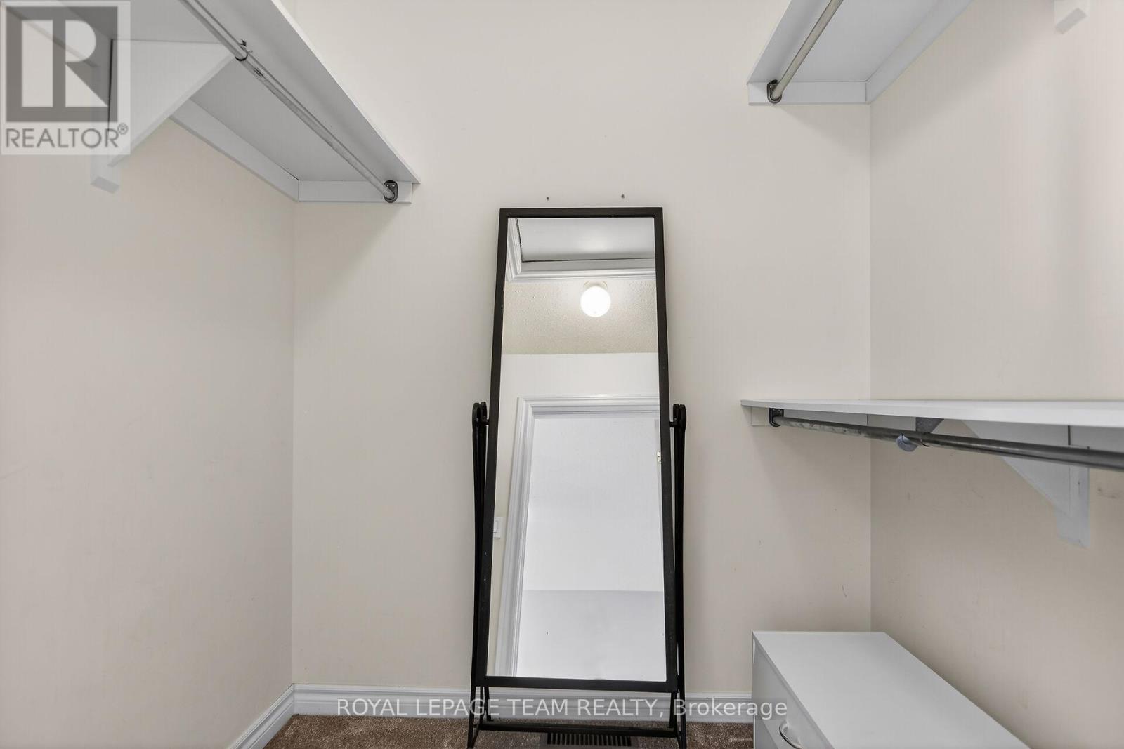 48 Saddlesmith Circle