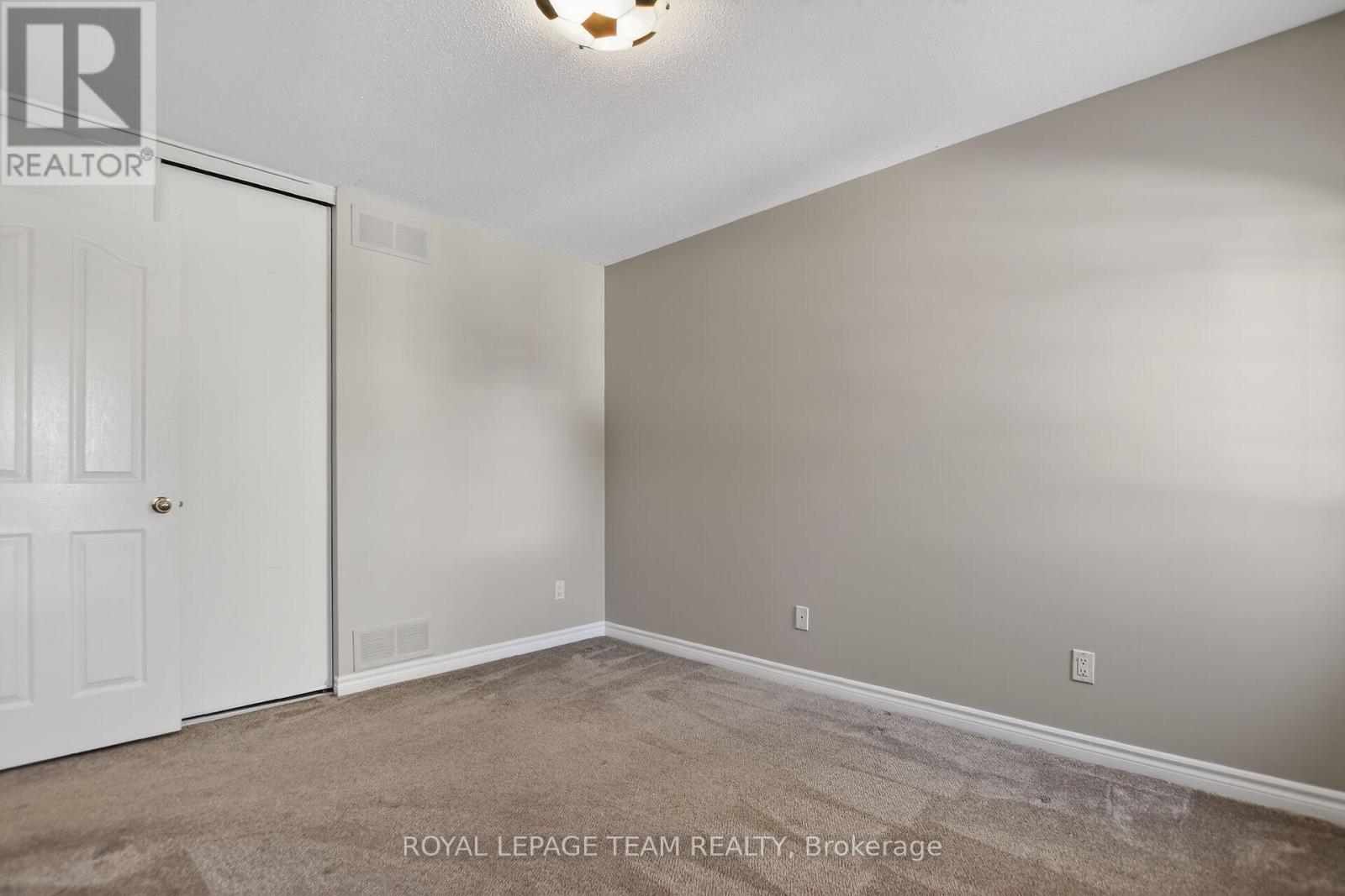 48 Saddlesmith Circle