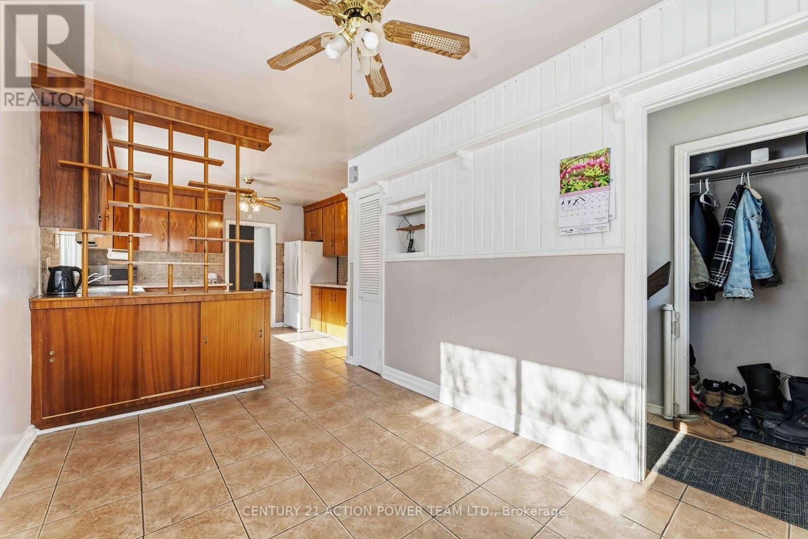 1705 Old Montreal Road