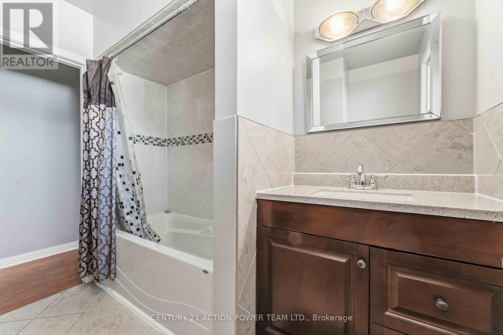 1705 Old Montreal Road