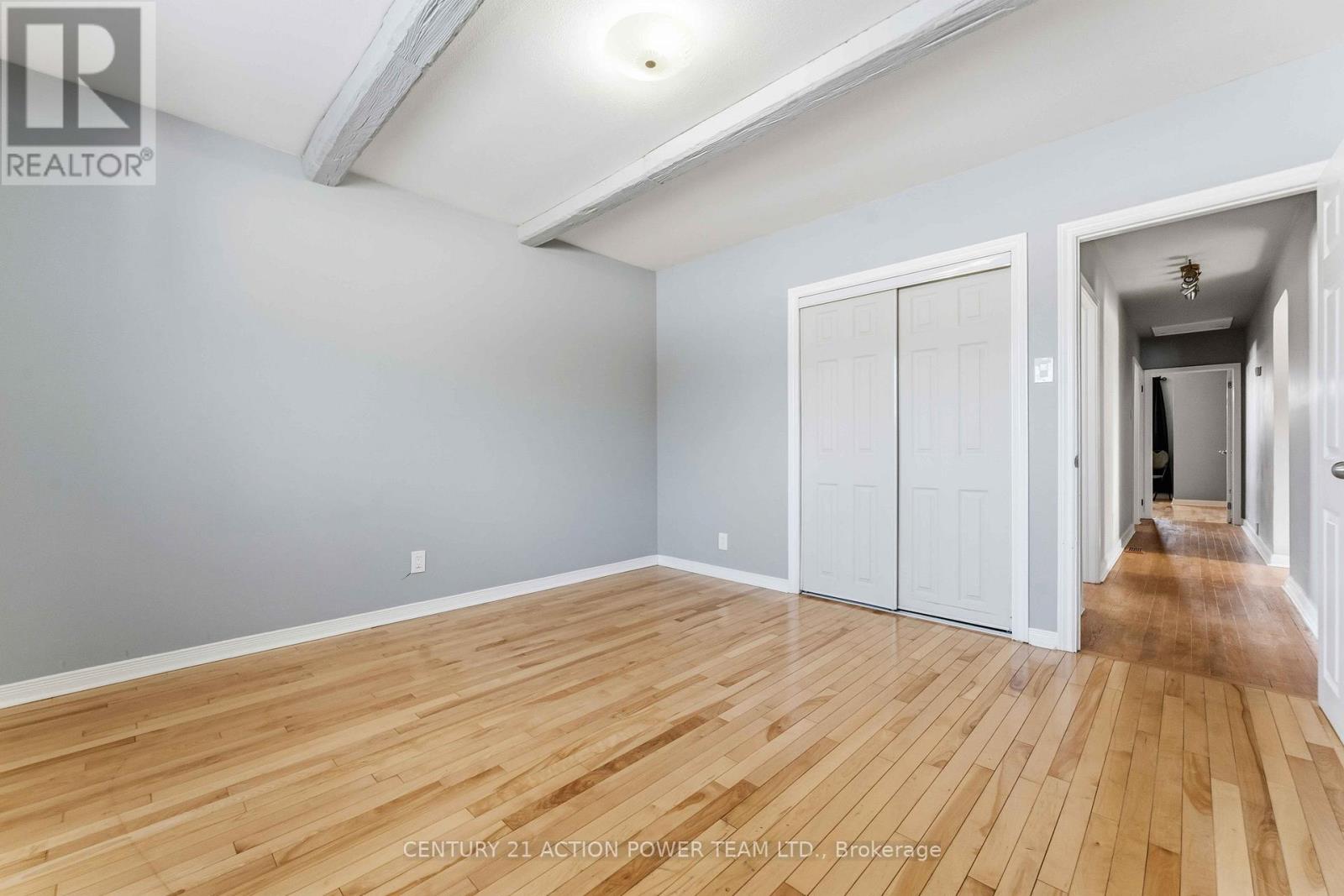 1705 Old Montreal Road