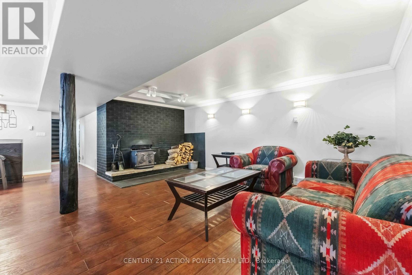 1705 Old Montreal Road