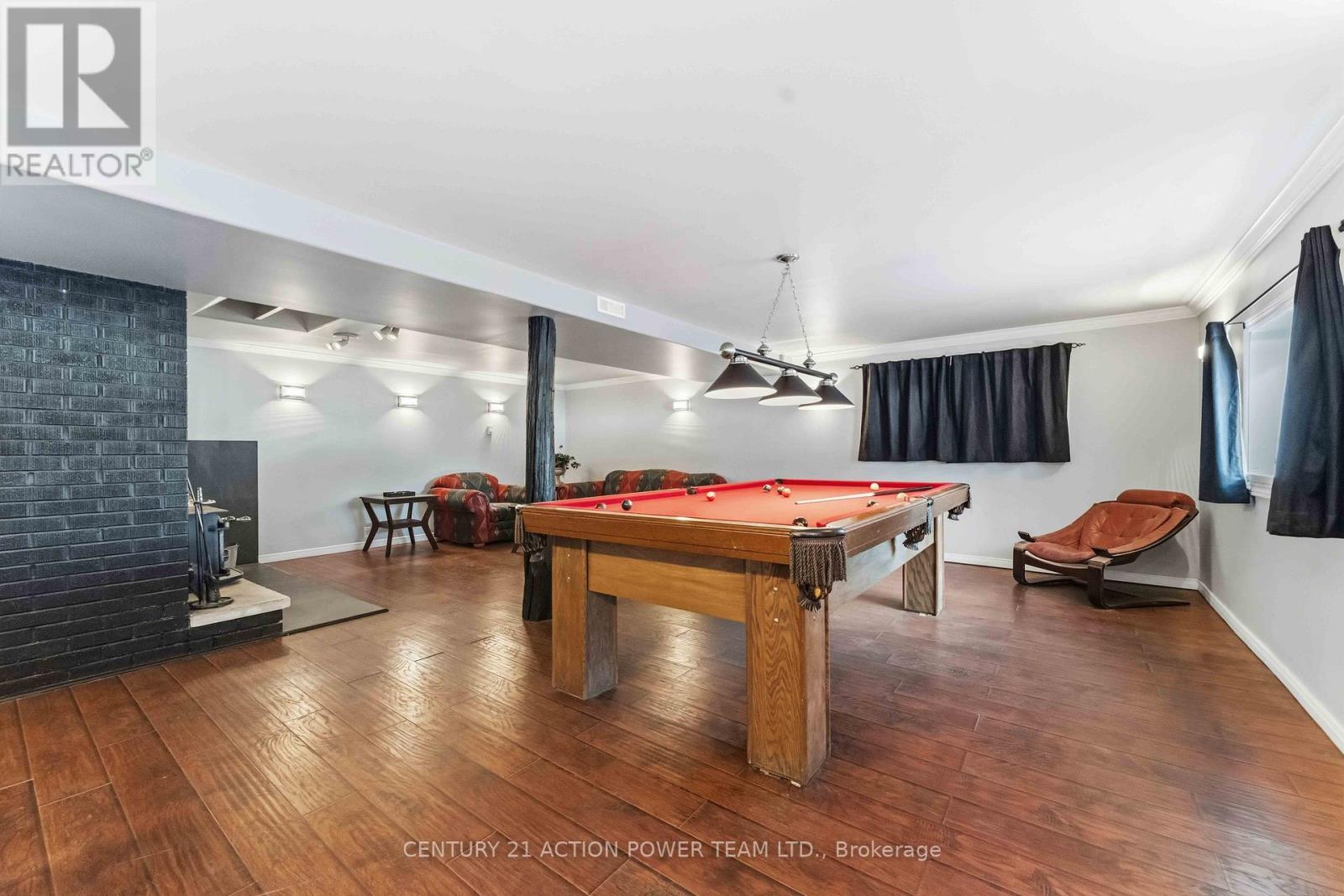 1705 Old Montreal Road