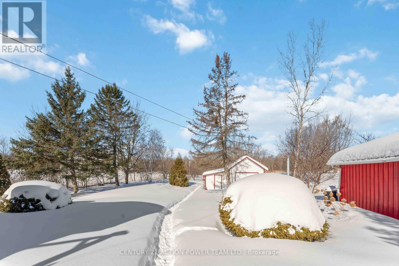 1705 Old Montreal Road