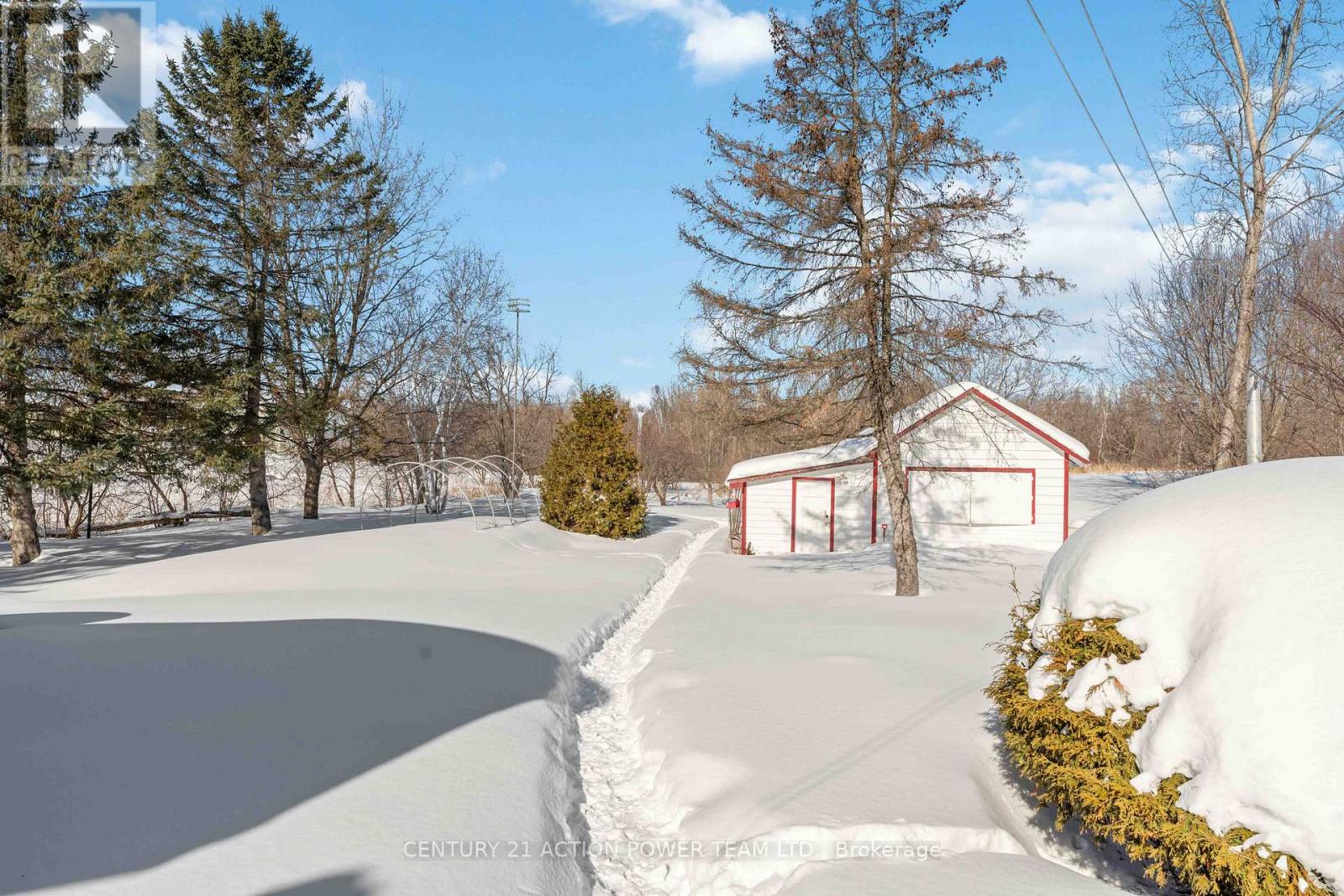 1705 Old Montreal Road