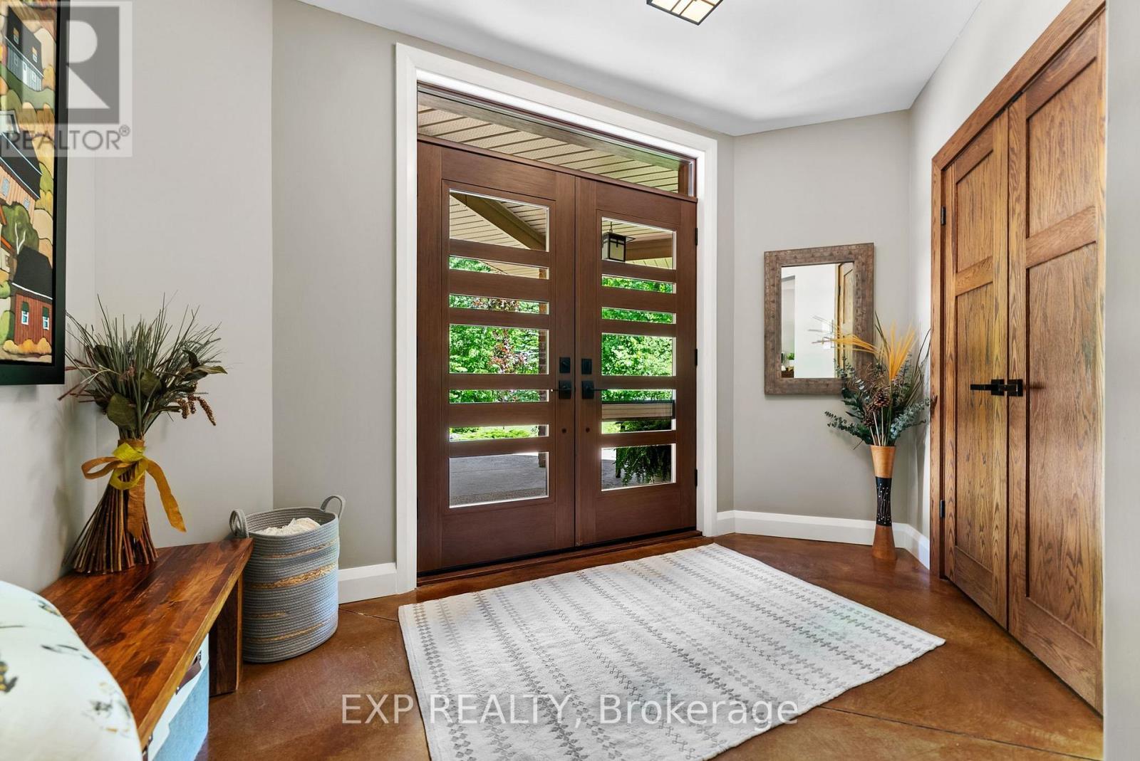 5759 Queenscourt Crescent