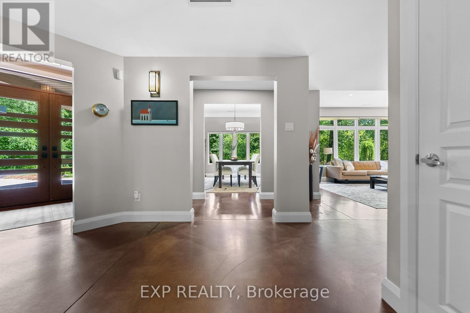 5759 Queenscourt Crescent