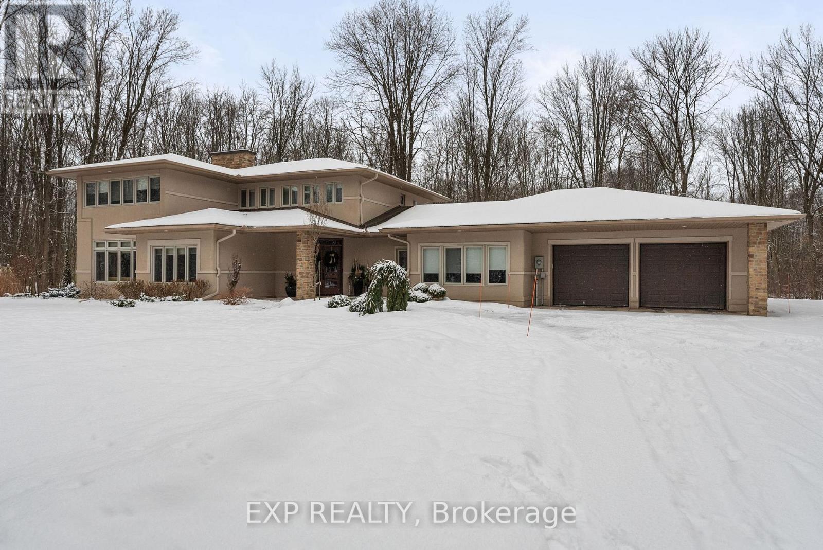 5759 Queenscourt Crescent