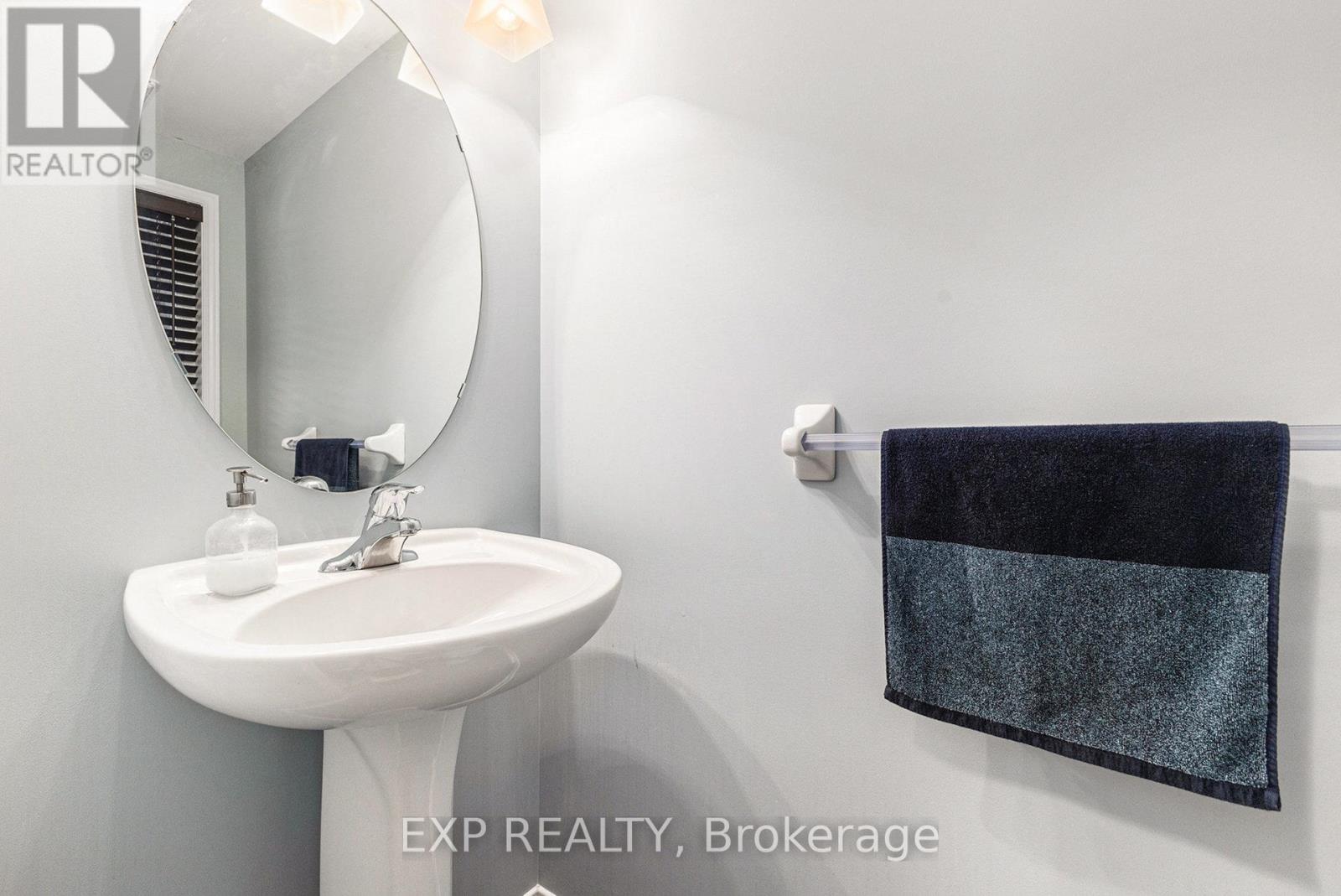 407 Heathrow Private