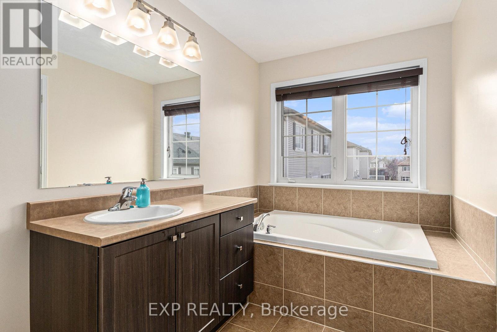 407 Heathrow Private