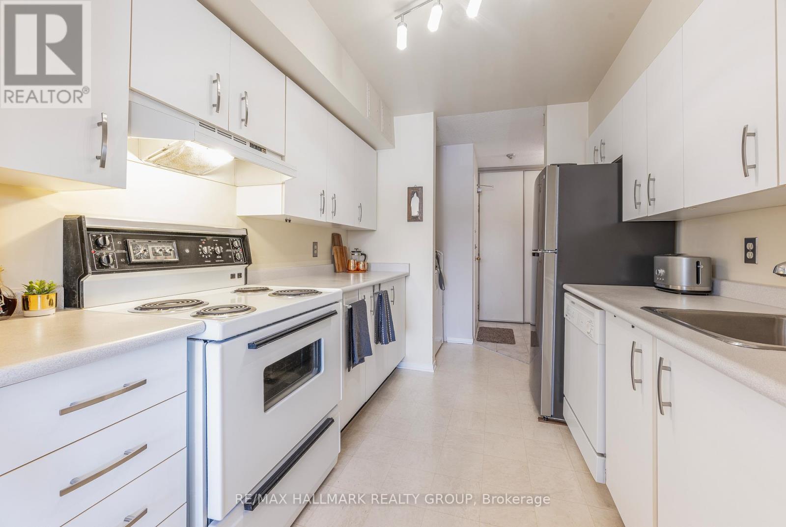 302 - 318 Lorry Greenberg Drive