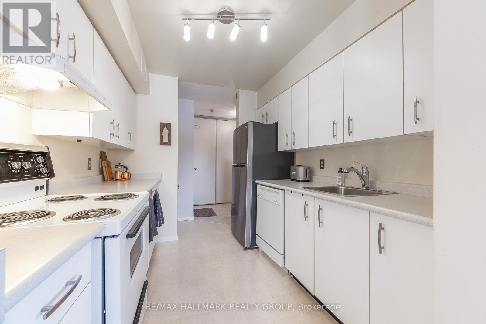 302 - 318 Lorry Greenberg Drive