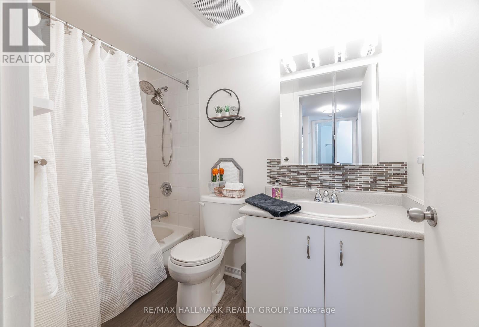 302 - 318 Lorry Greenberg Drive