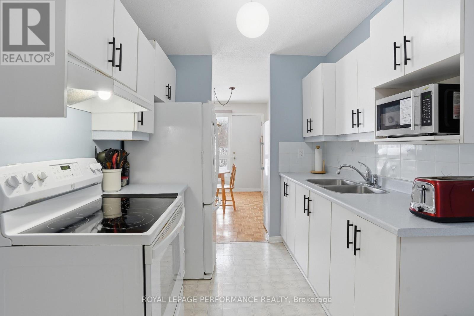 94 - 249 Romulus Private