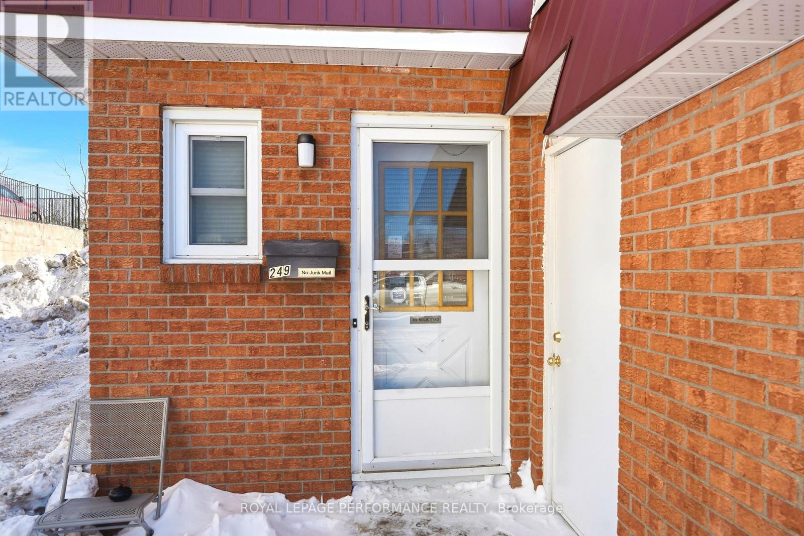 94 - 249 Romulus Private