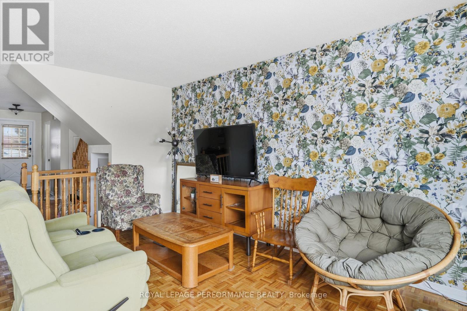 94 - 249 Romulus Private