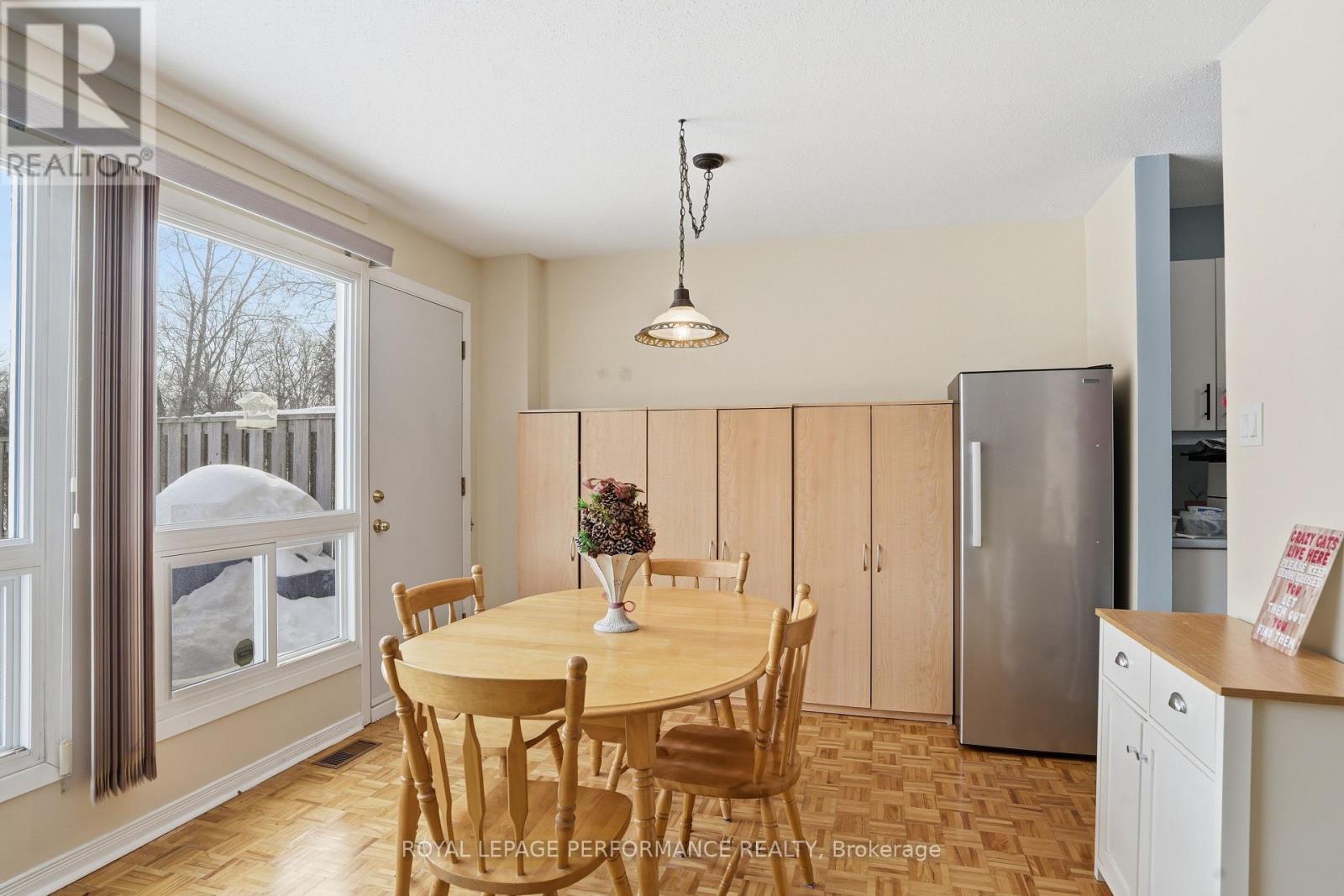 94 - 249 Romulus Private