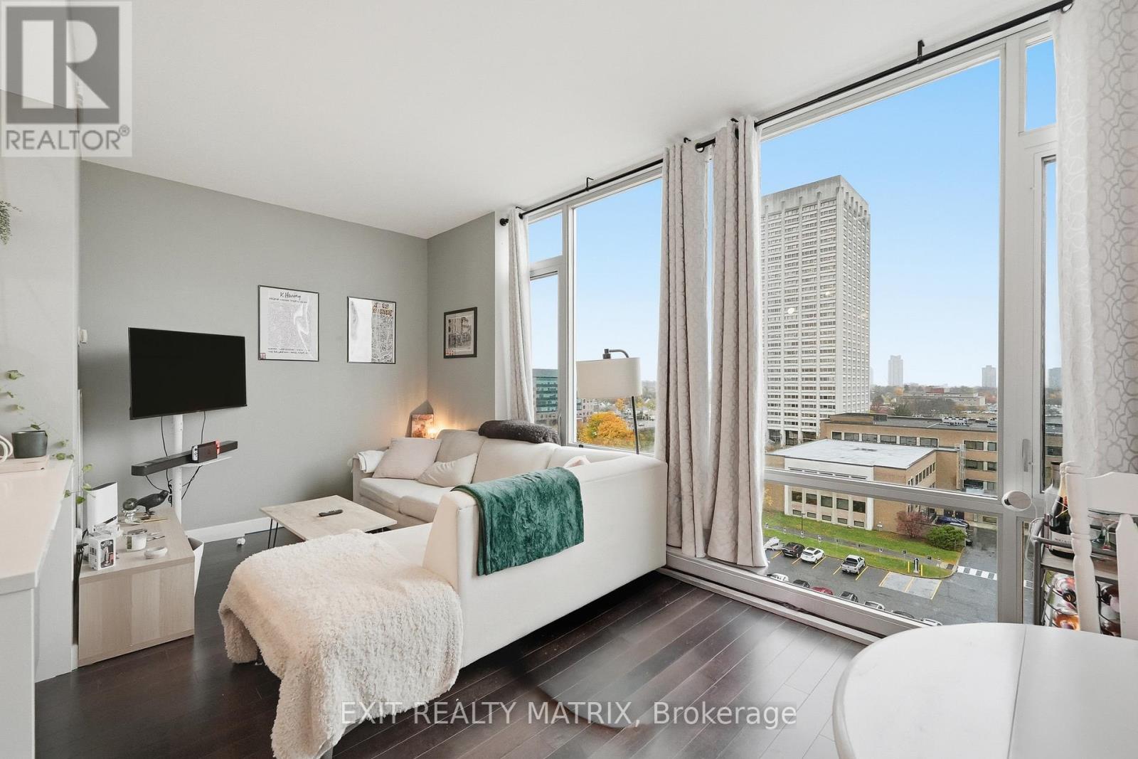 903 - 201 Parkdale Avenue W