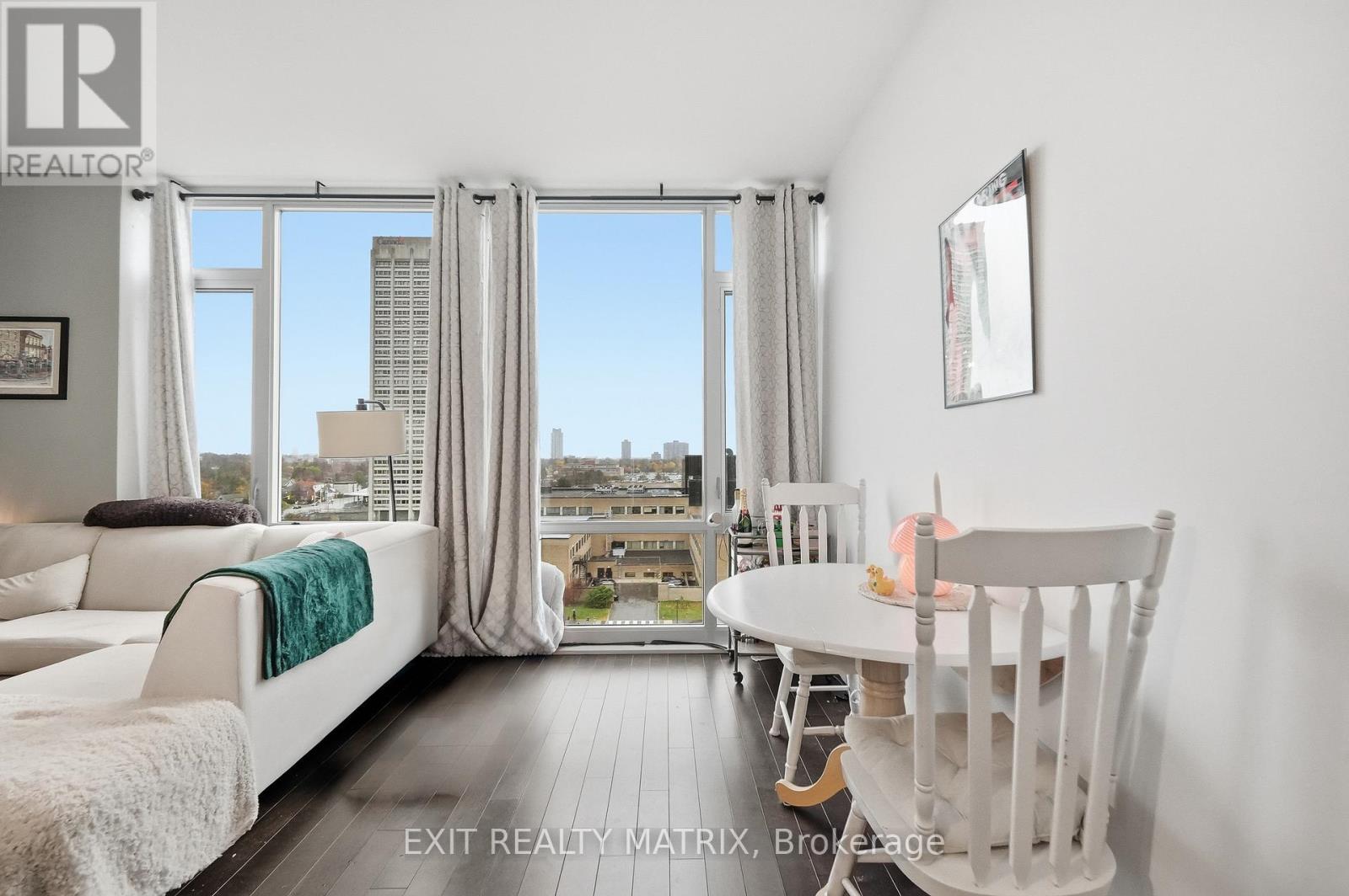 903 - 201 Parkdale Avenue W