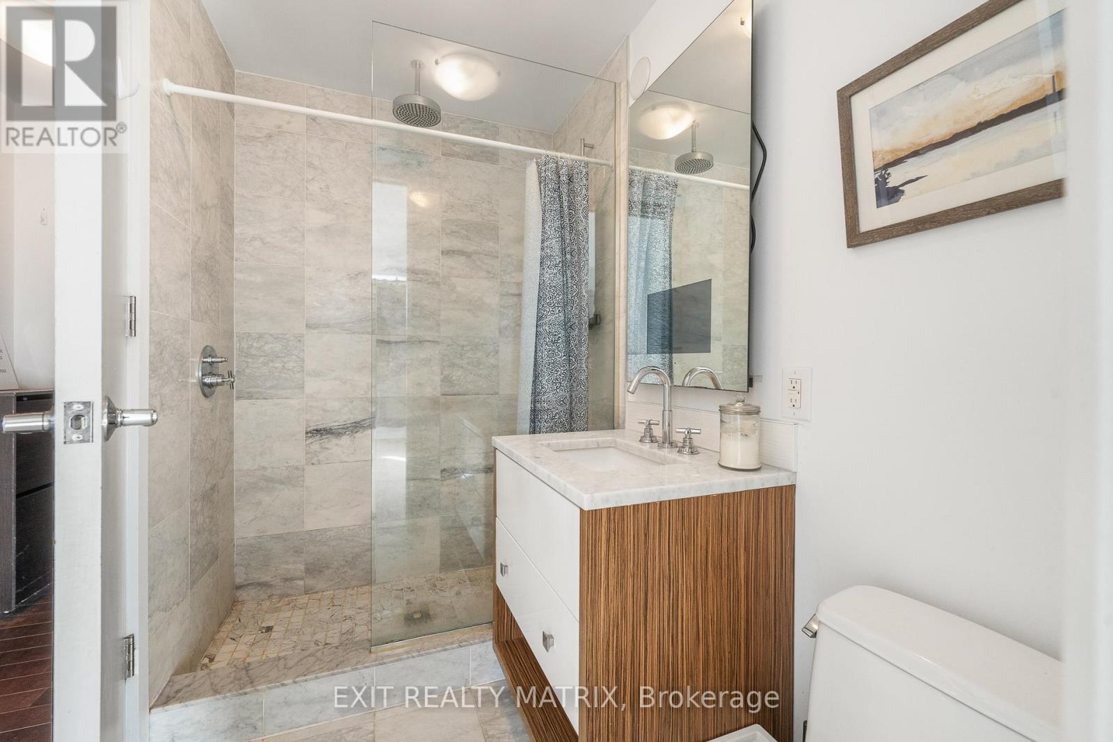 903 - 201 Parkdale Avenue W