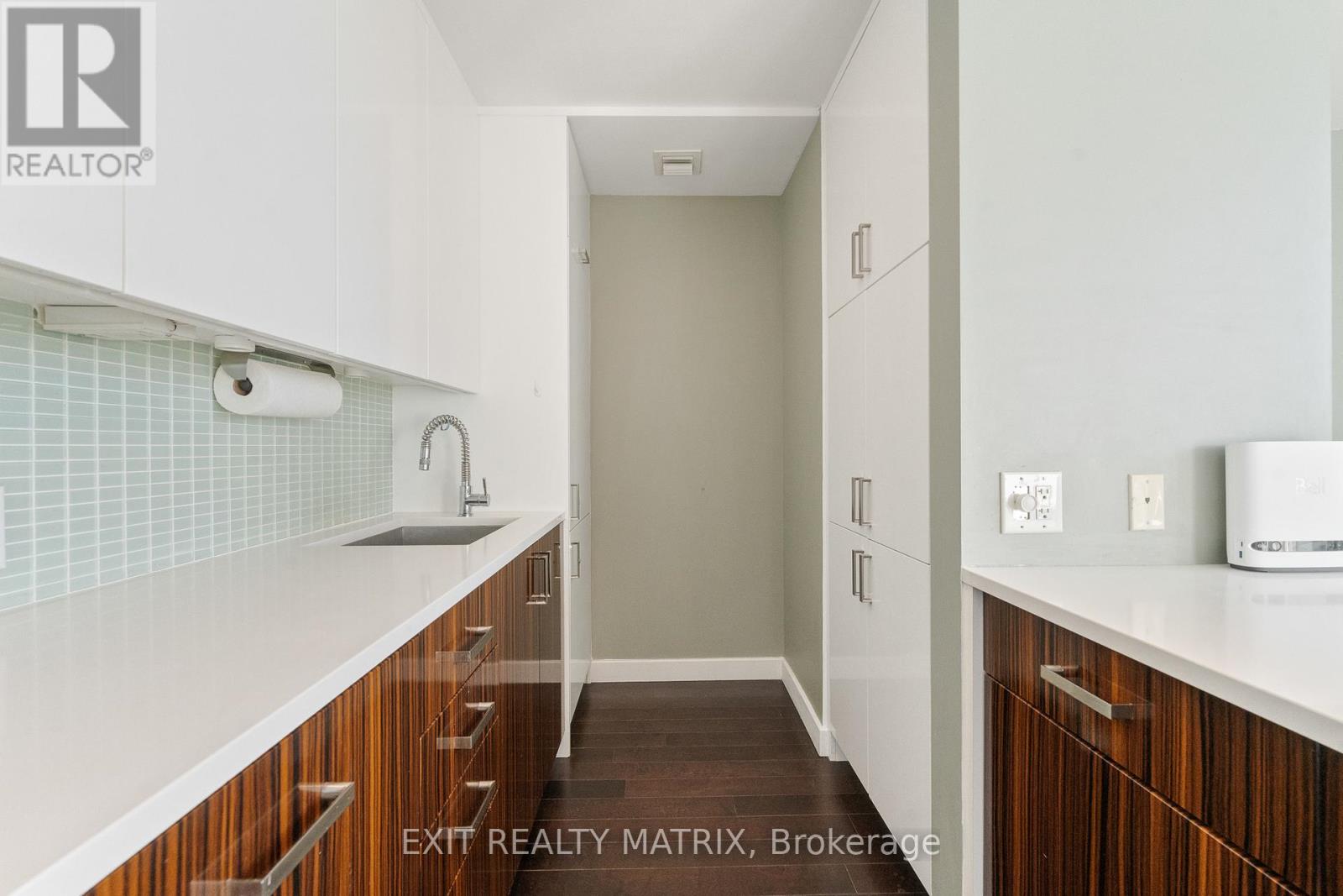 903 - 201 Parkdale Avenue W