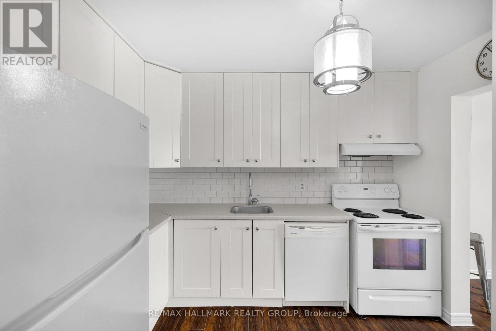 F - 3070 Councillor's Way