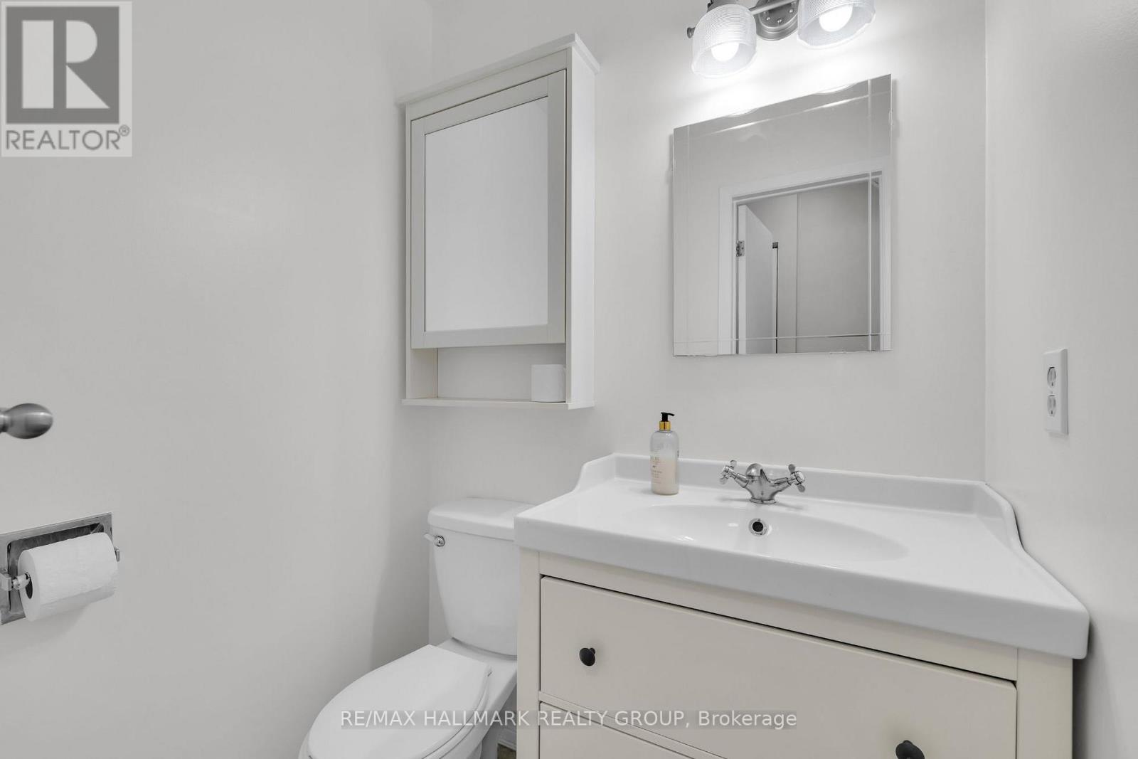 F - 3070 Councillor's Way