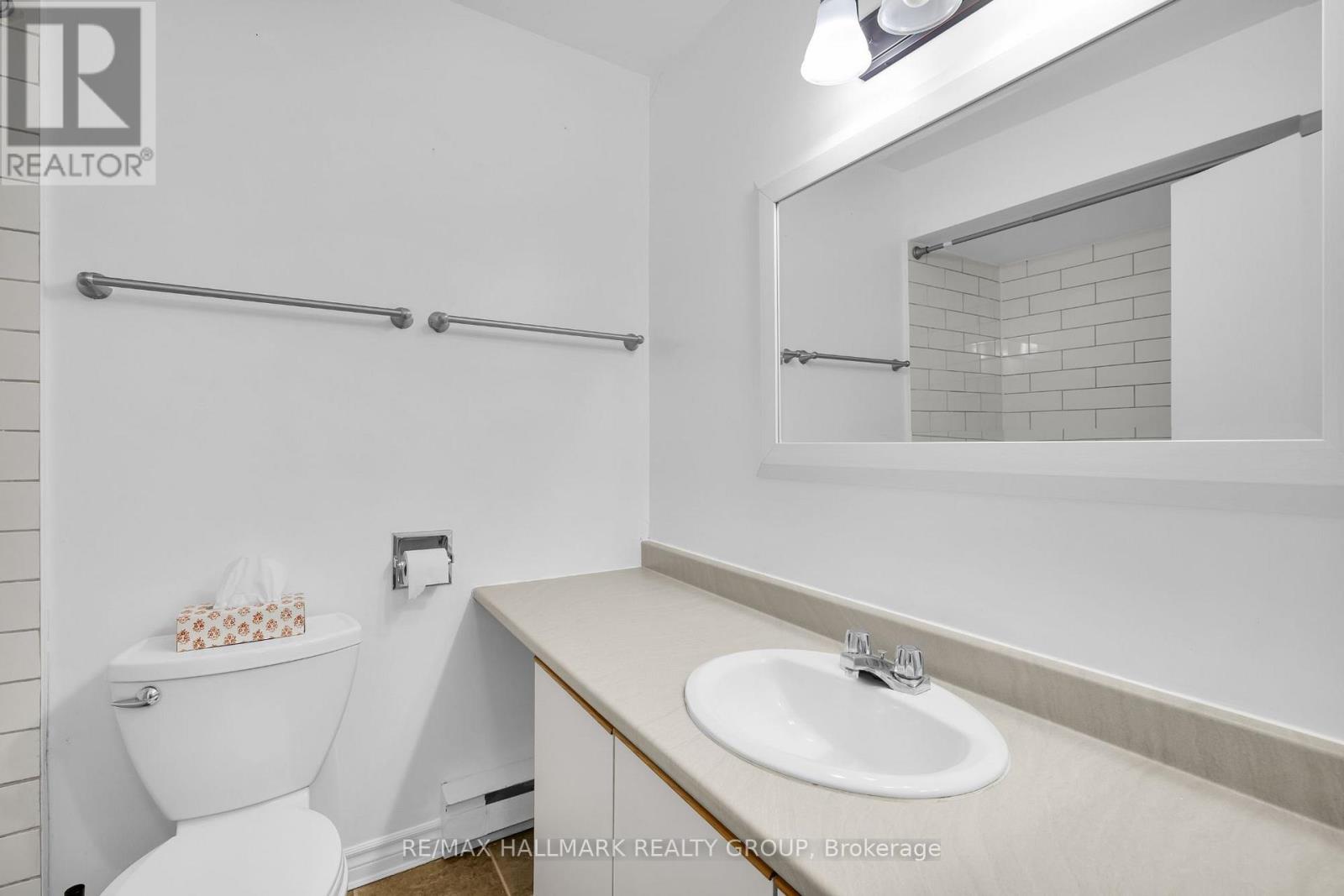 F - 3070 Councillor's Way