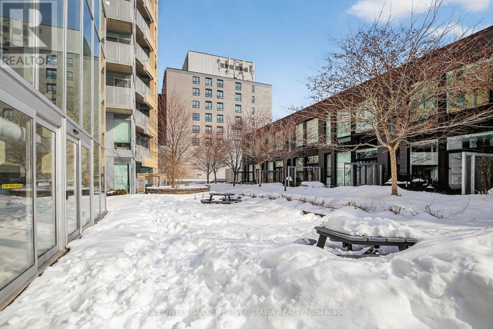 806 - 179 Metcalfe Street