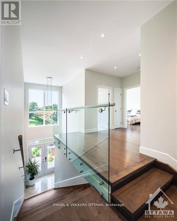 615 Island Park Crescent