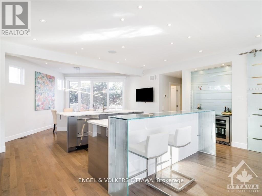 615 Island Park Crescent