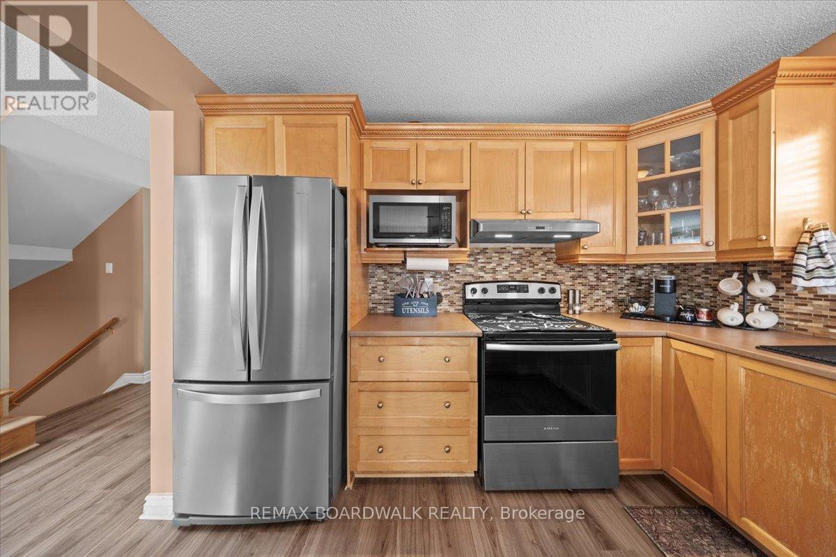 2285 Cecile Crescent