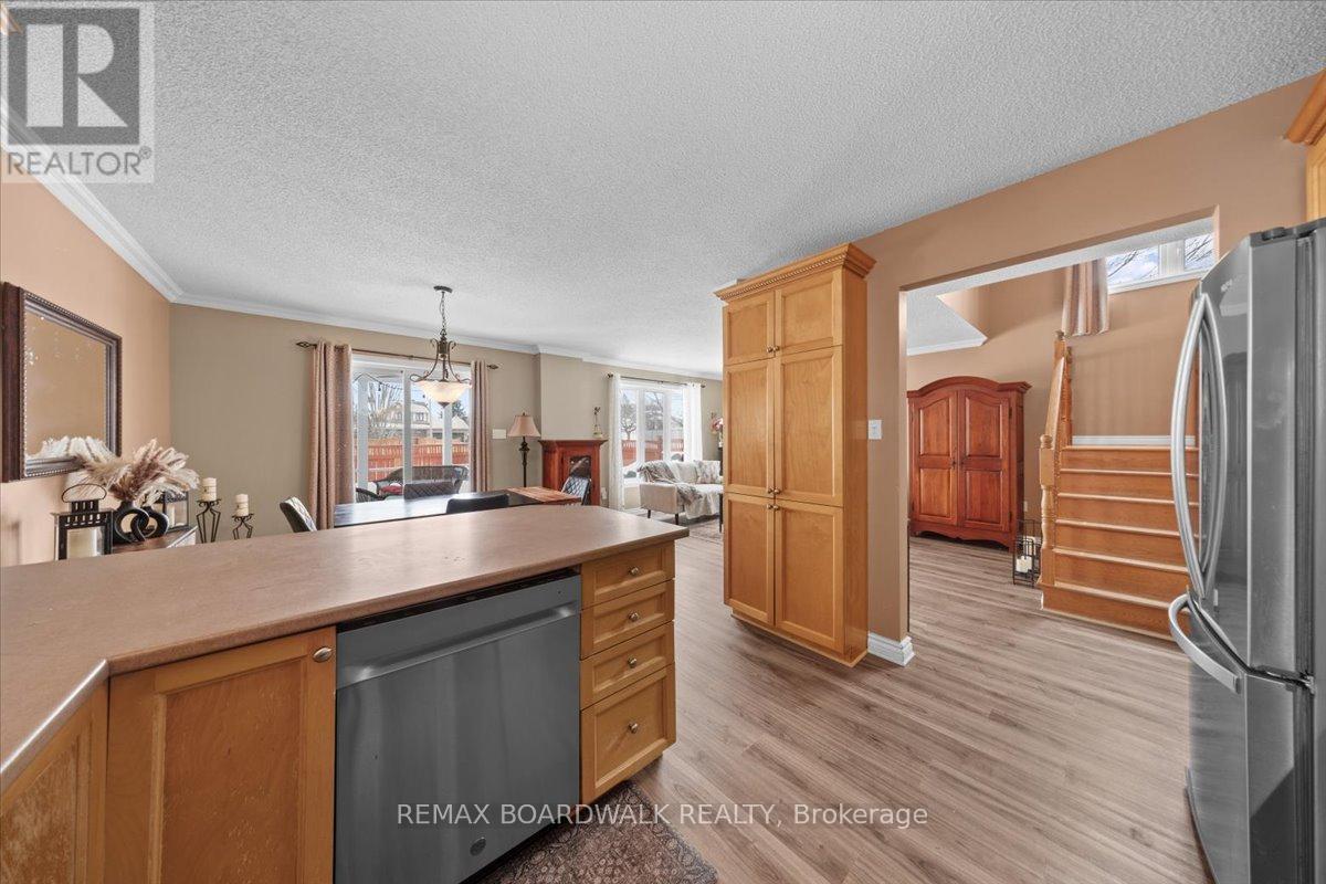 2285 Cecile Crescent