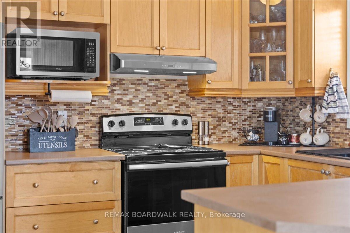 2285 Cecile Crescent