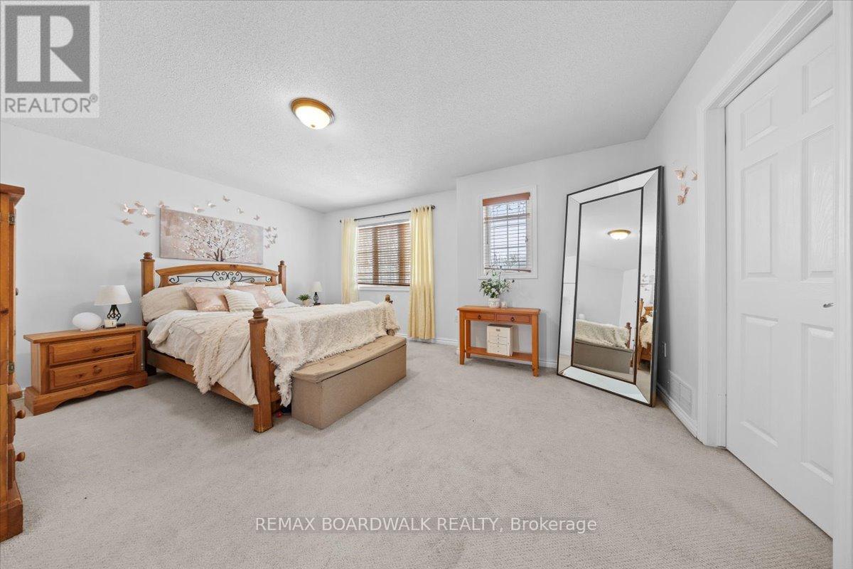 2285 Cecile Crescent