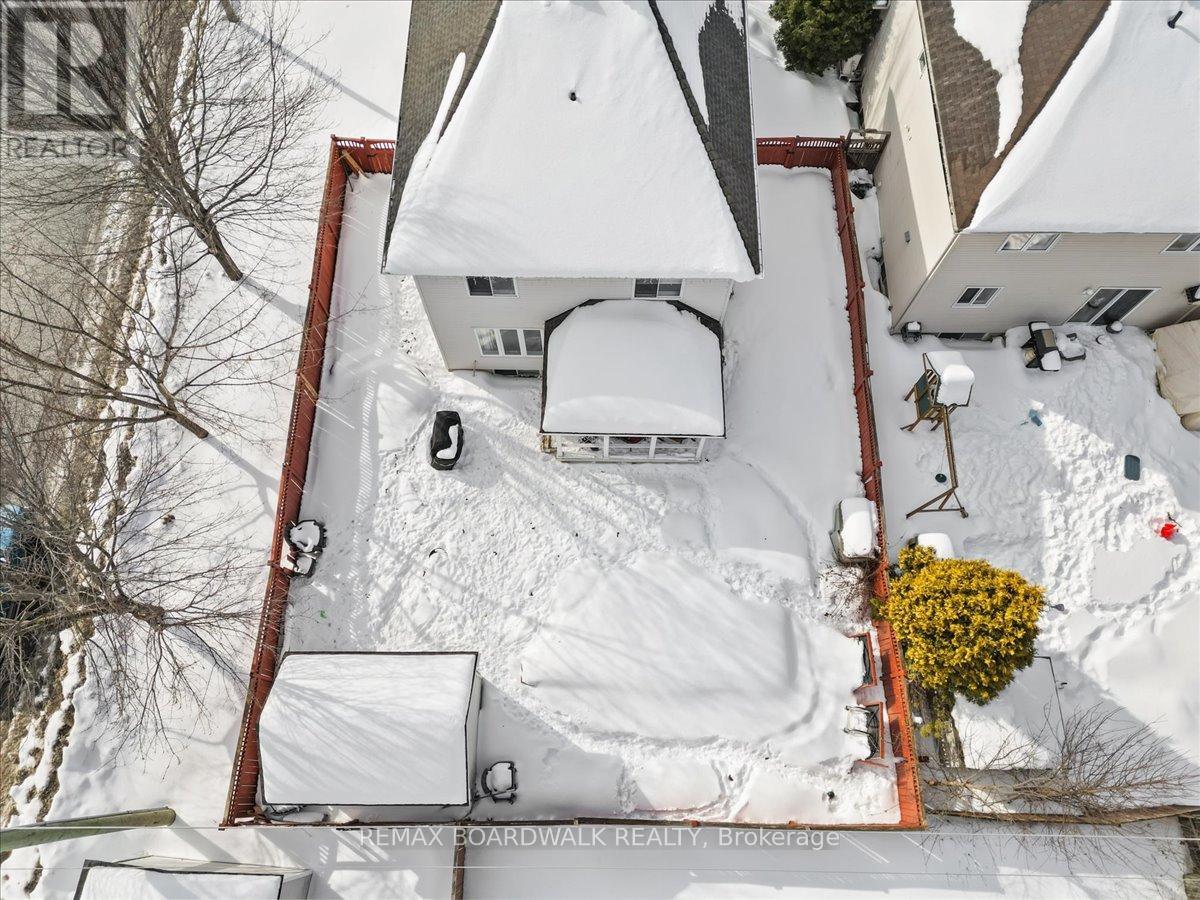 2285 Cecile Crescent