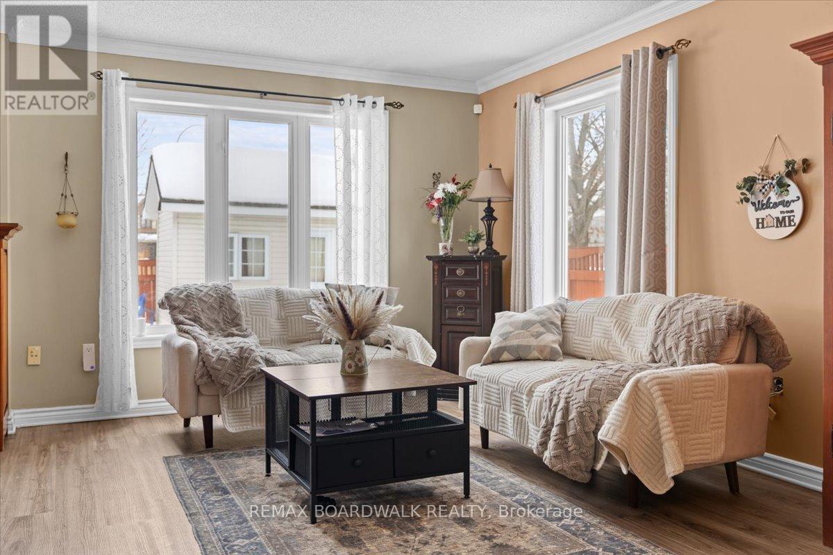 2285 Cecile Crescent