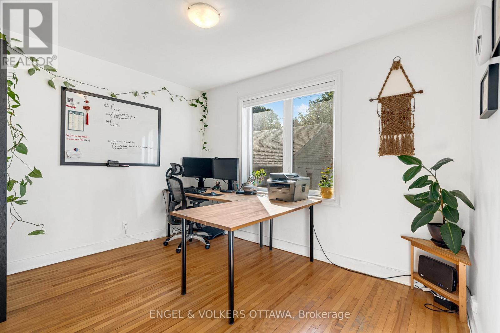 1270 Cheverton Avenue