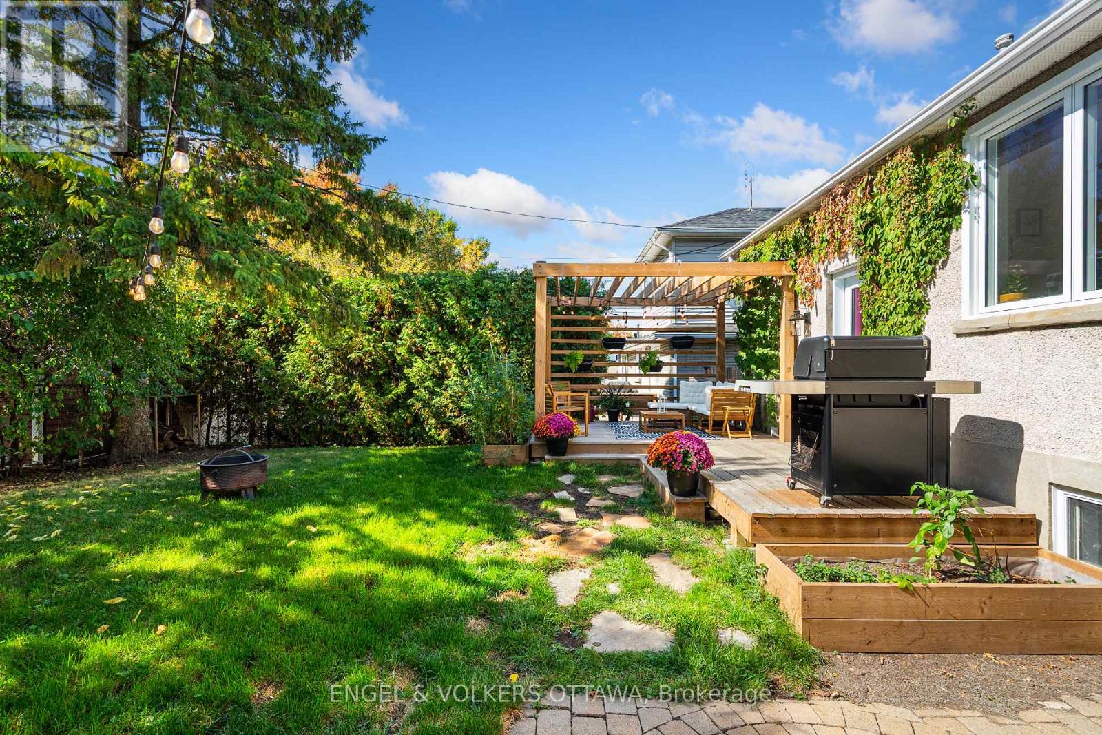 1270 Cheverton Avenue