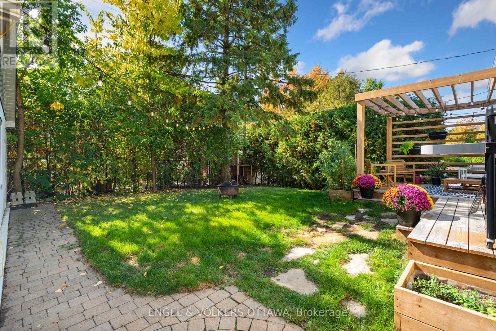 1270 Cheverton Avenue