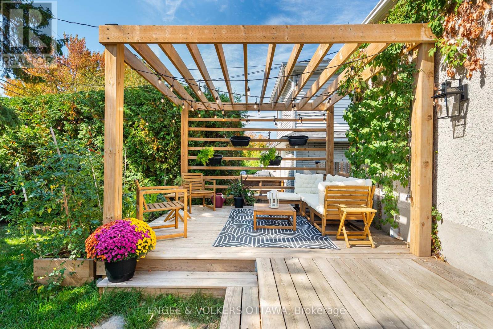 1270 Cheverton Avenue