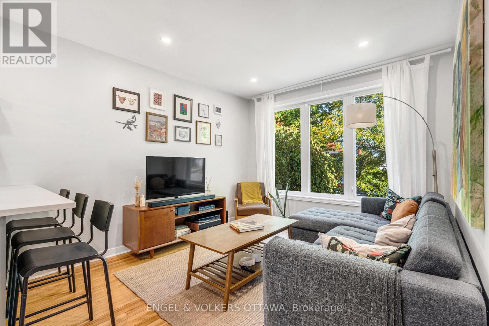 1270 Cheverton Avenue