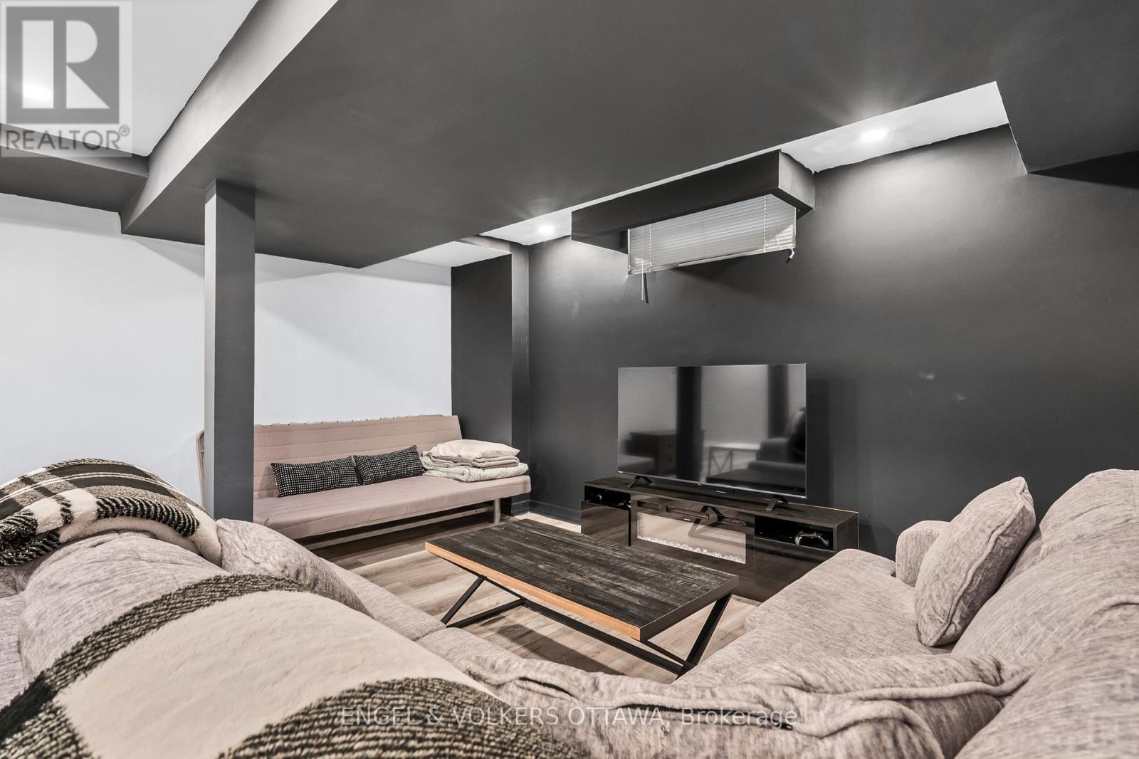 29 Valley Ridge Street